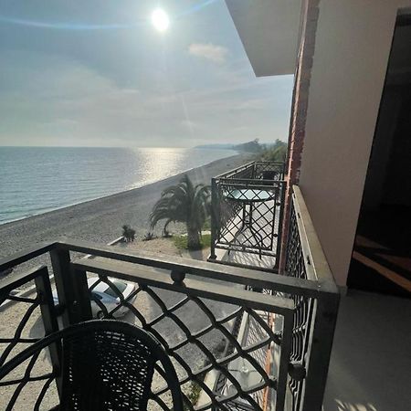 Leon Beach Hotel New Athos Exteriér fotografie